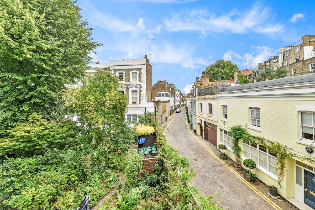 flat for sale in Sunningdale Gardens, London, W8 KEN012077794