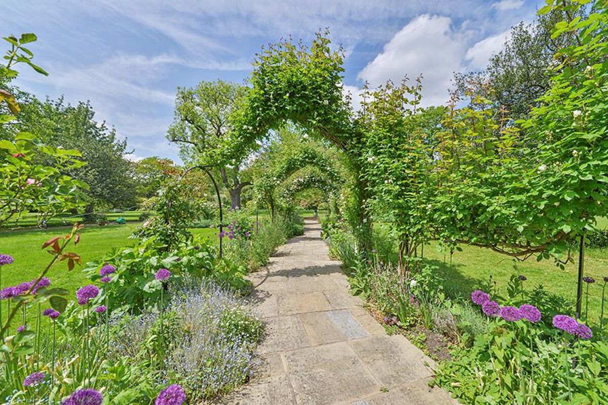 house for sale in Edwardes Square, London, W8 KEN012091401 Knight Frank