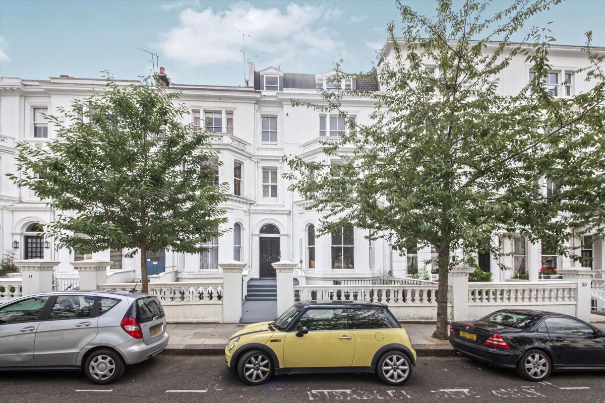 flat for sale in Palace Gardens Terrace, Kensington, London, W8
