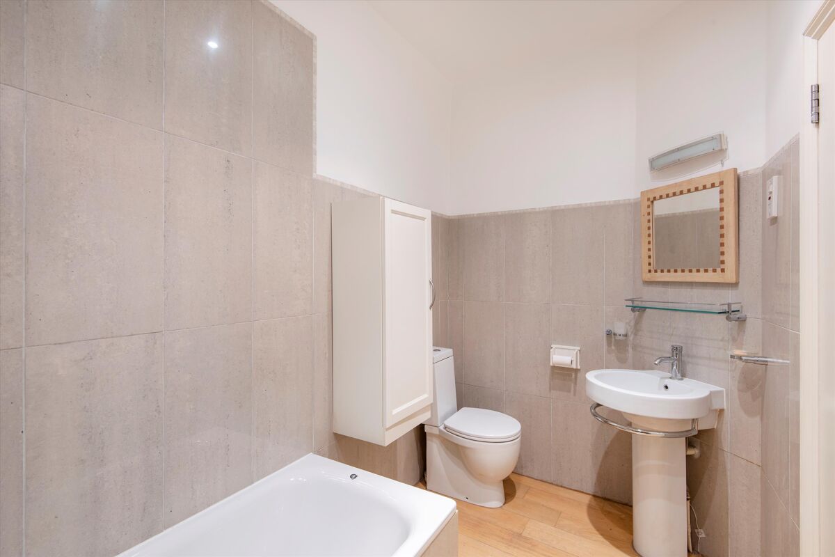 house for sale in Cornwall Gardens Walk, London, SW7 KEN012214804