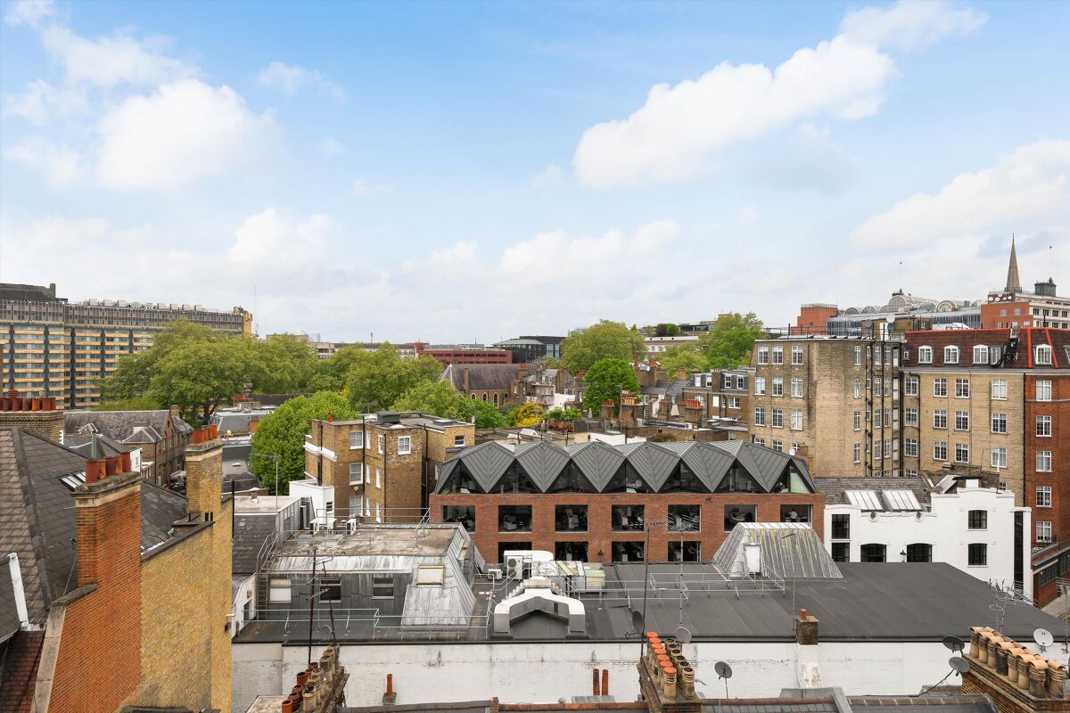 flat for sale in Kensington Court Gardens, London, London, W8 ...