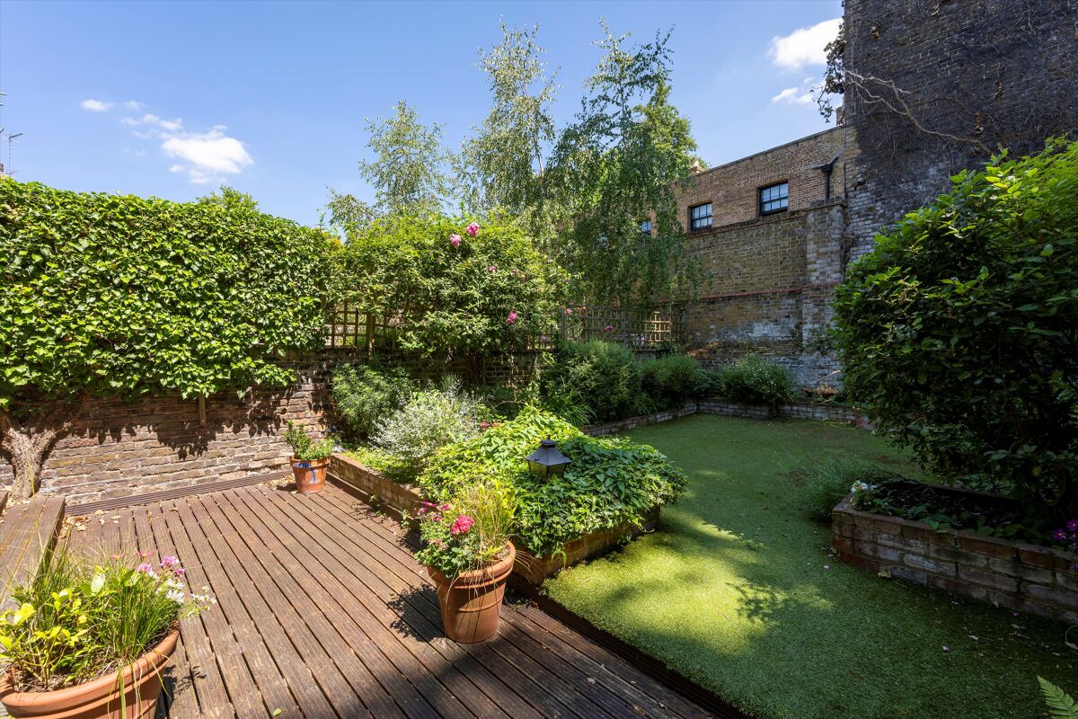 flat for sale in Palace Gardens Terrace, Kensington, London, W8