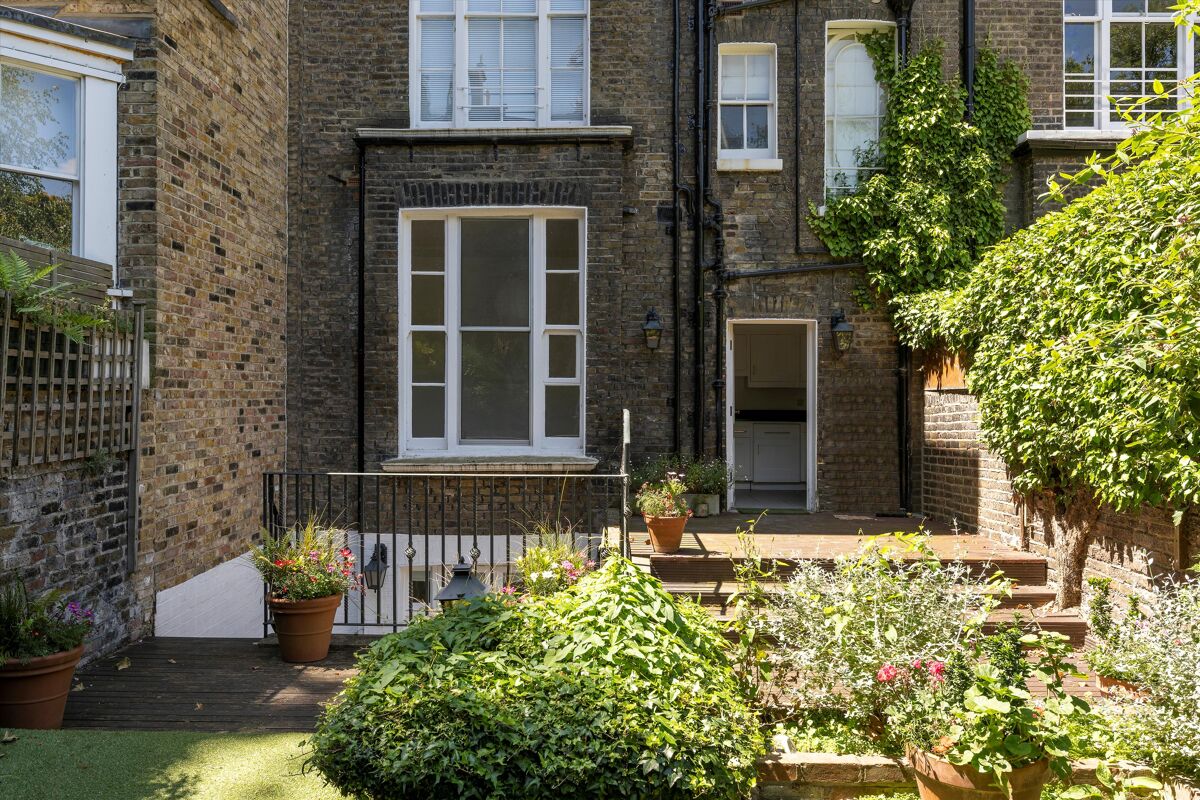flat for sale in Palace Gardens Terrace, Kensington, London, W8