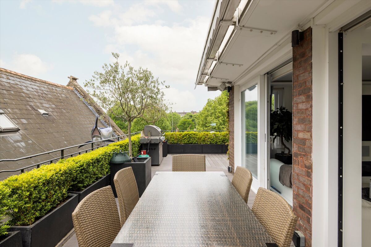 flat for sale in Chancellor House, 17 Hyde Park Gate, South Kensington