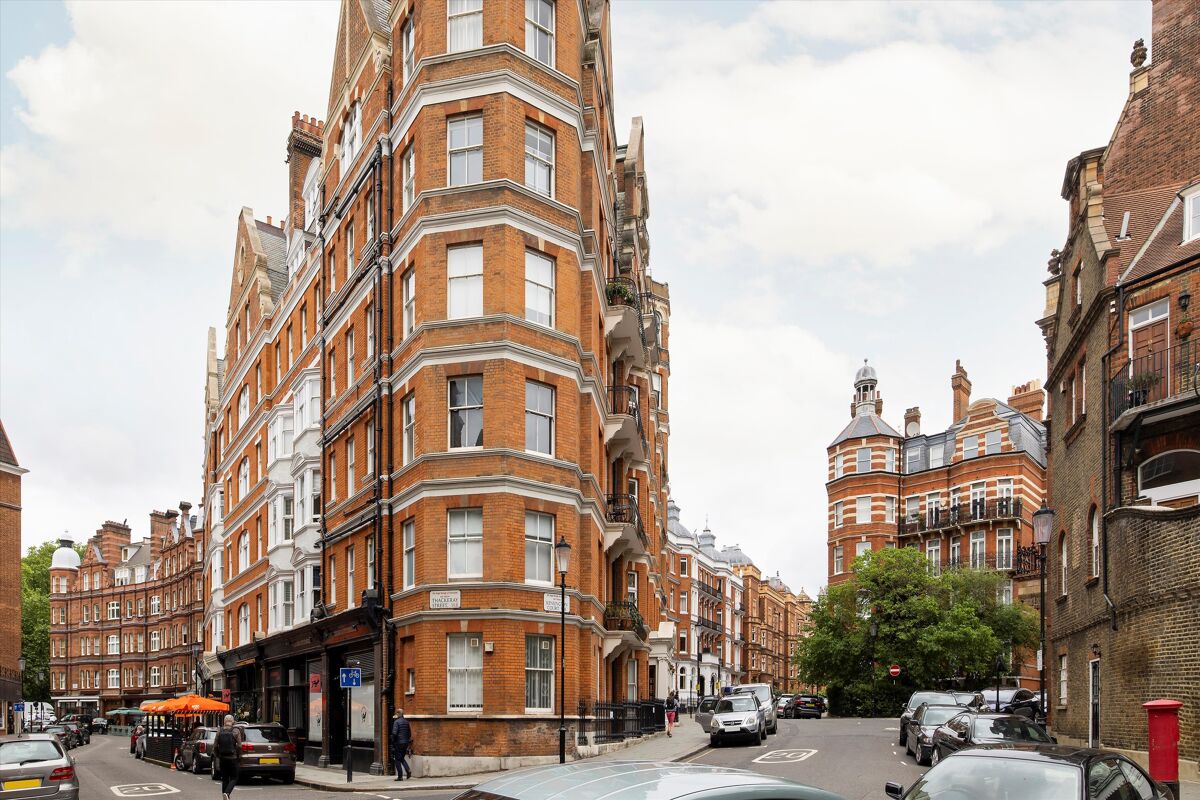flat for sale in Kensington Court, London, W8 KEN012246404 Knight Frank