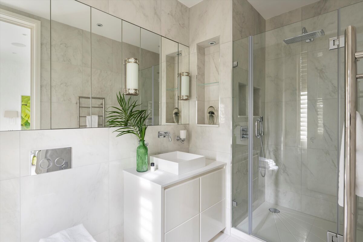 flat for sale in Campden Hill Gate, Duchess Of Bedford's Walk, London