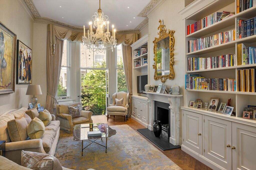 Image of Palace Gardens Terrace, London, W8