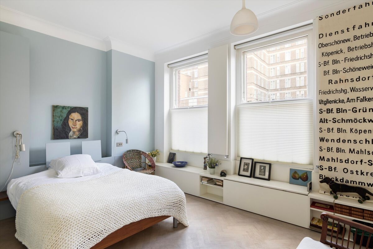 flat for sale in Falkland House, Marloes Road, London, W8