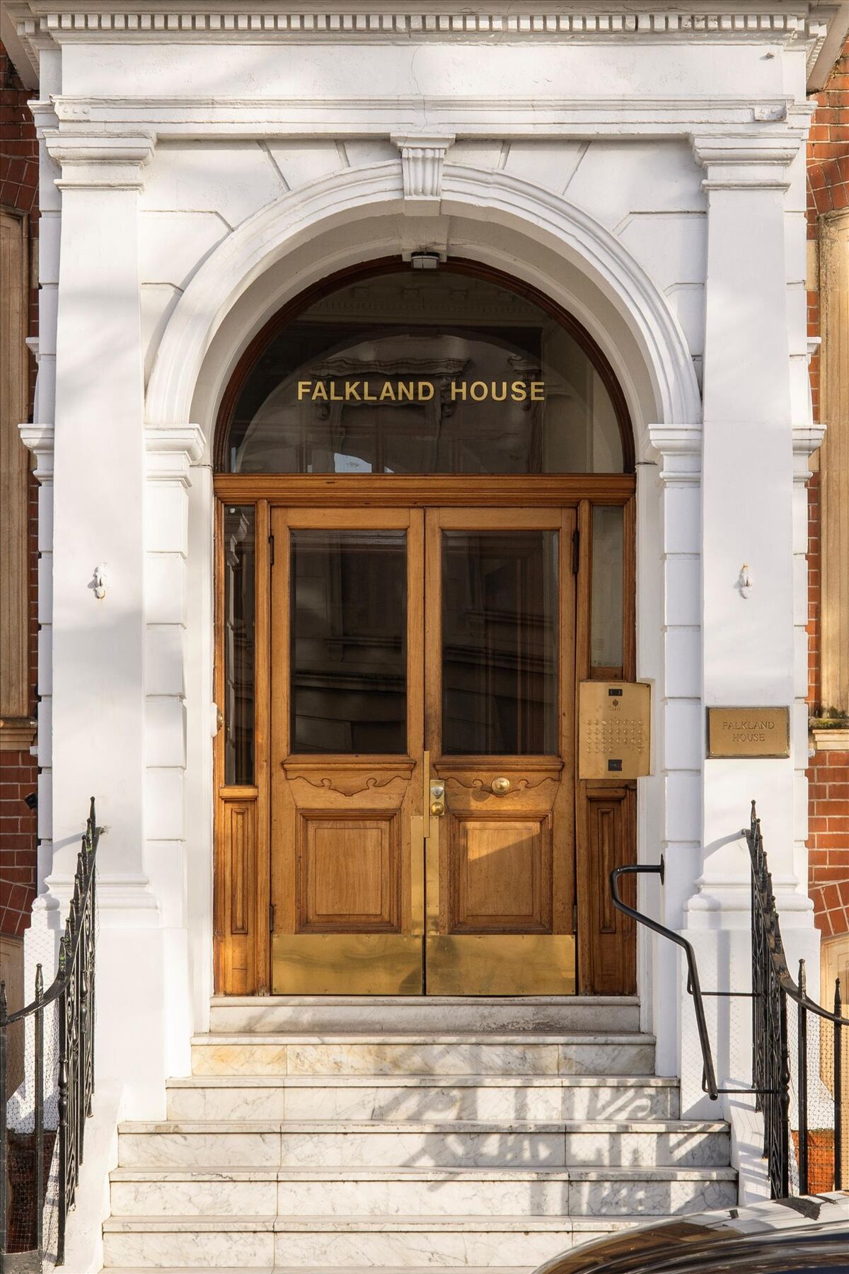 flat for sale in Falkland House, Marloes Road, London, W8