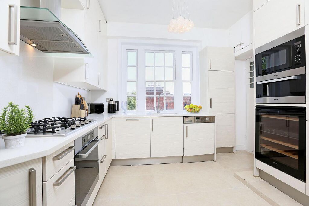 Image of Duchess of Bedfords Walk, London, W8