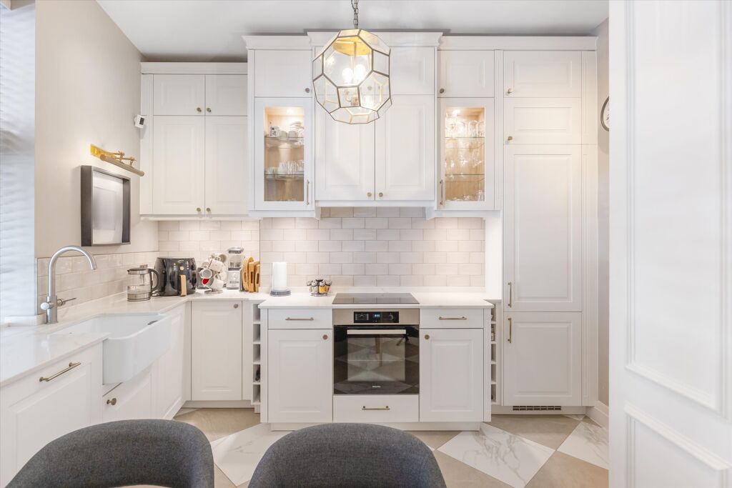 Image of Iverna Court, London, W8