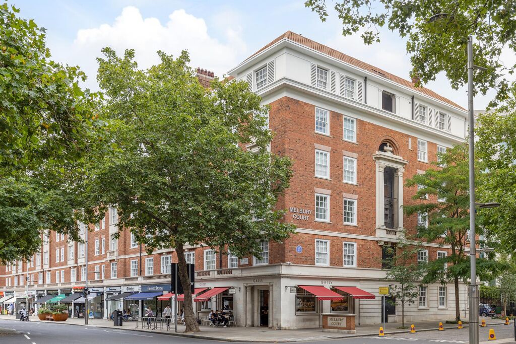 Image of Kensington High Street, London, W8