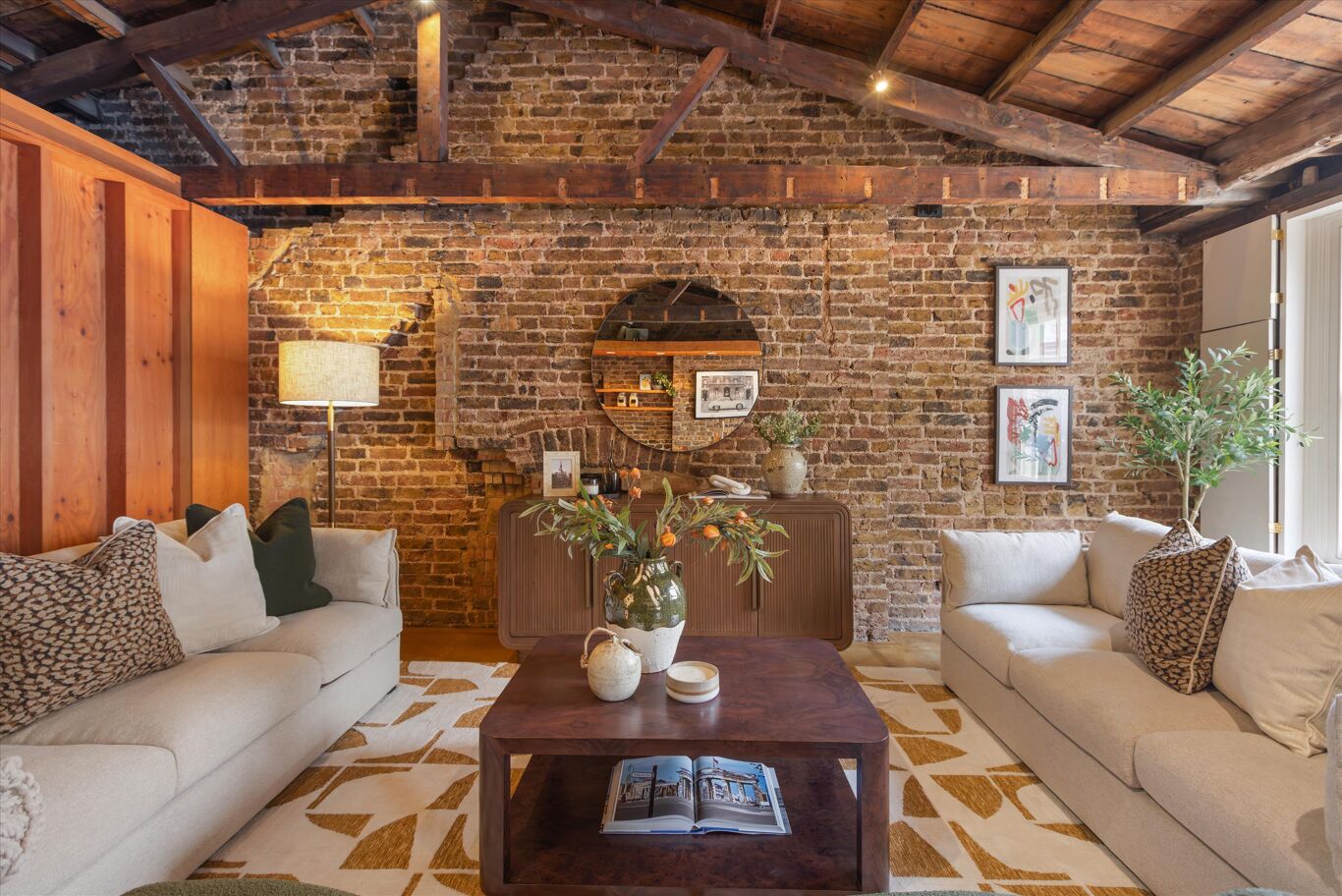 Image of Holland Park Mews, London W11