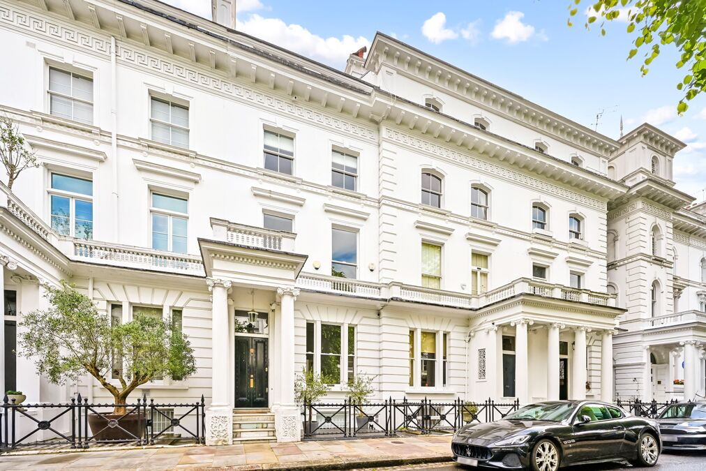 Image of Kensington Gate, London, W8