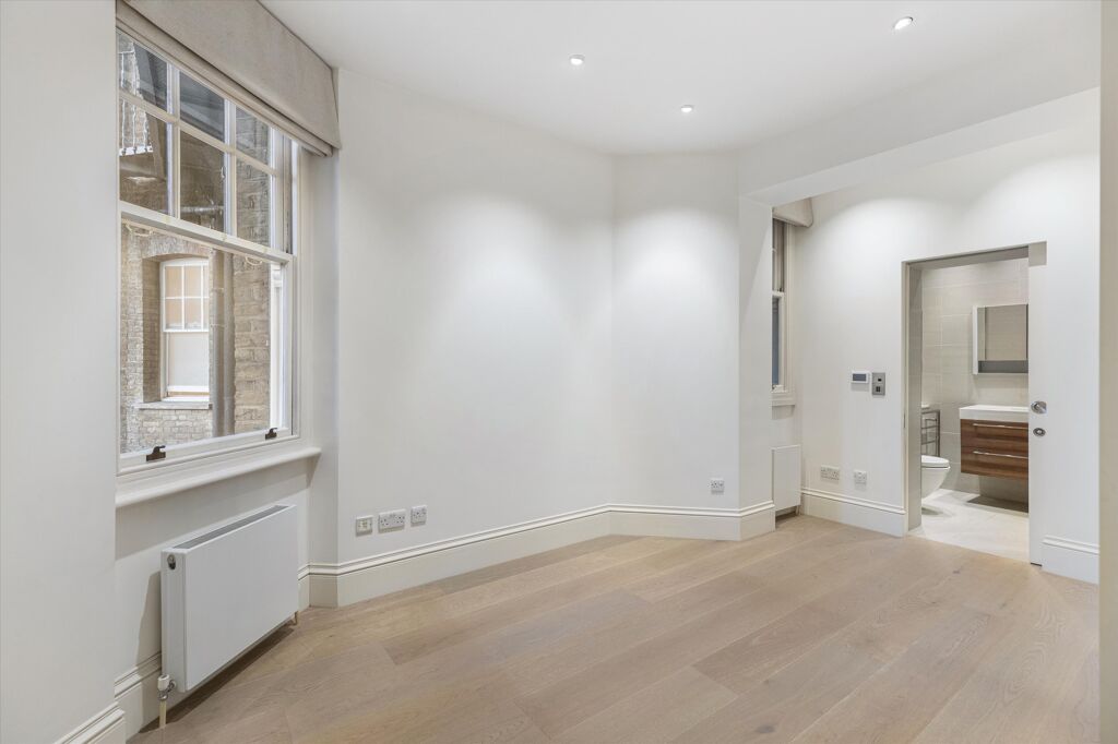 Image of Oakwood Court, London, W14
