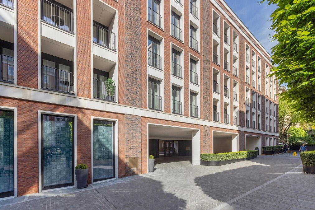 Image of Lancer Square, London, W8