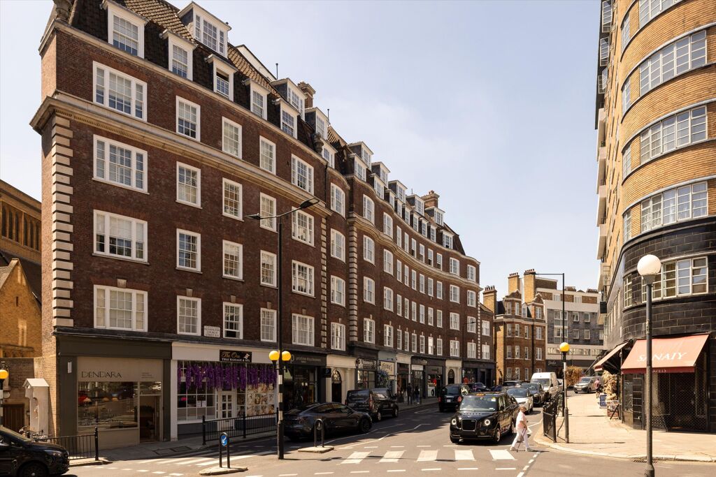 Image of Kensington Church Street, London, W8