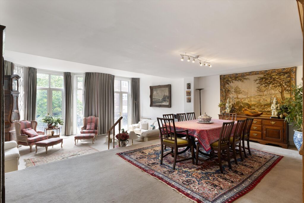 Image of Vicarage Gate, London, W8