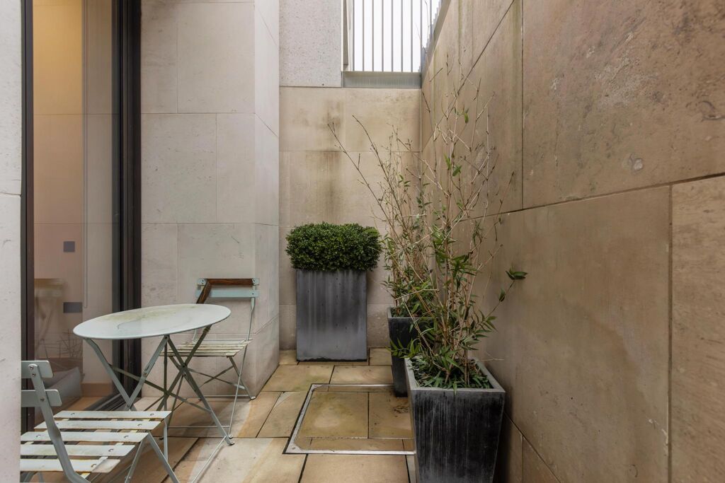 Image of Kensington Road, London W8