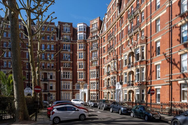 Picture of Iverna Court, London, W8