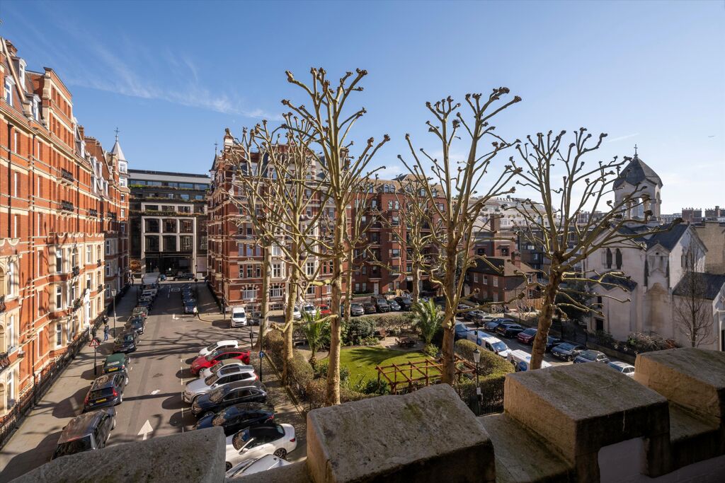 Image of Iverna Court, London, W8