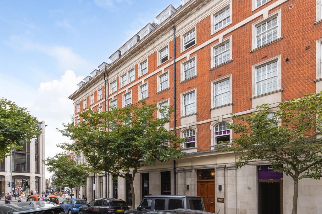Image of Kensington High Street, London, W8