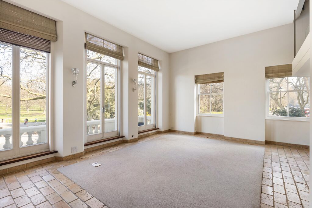 Image of Palace Gate, Kensington, London W8