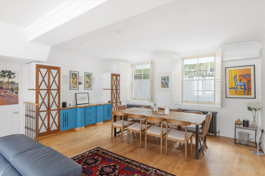 Image of Logan Mews, London W8