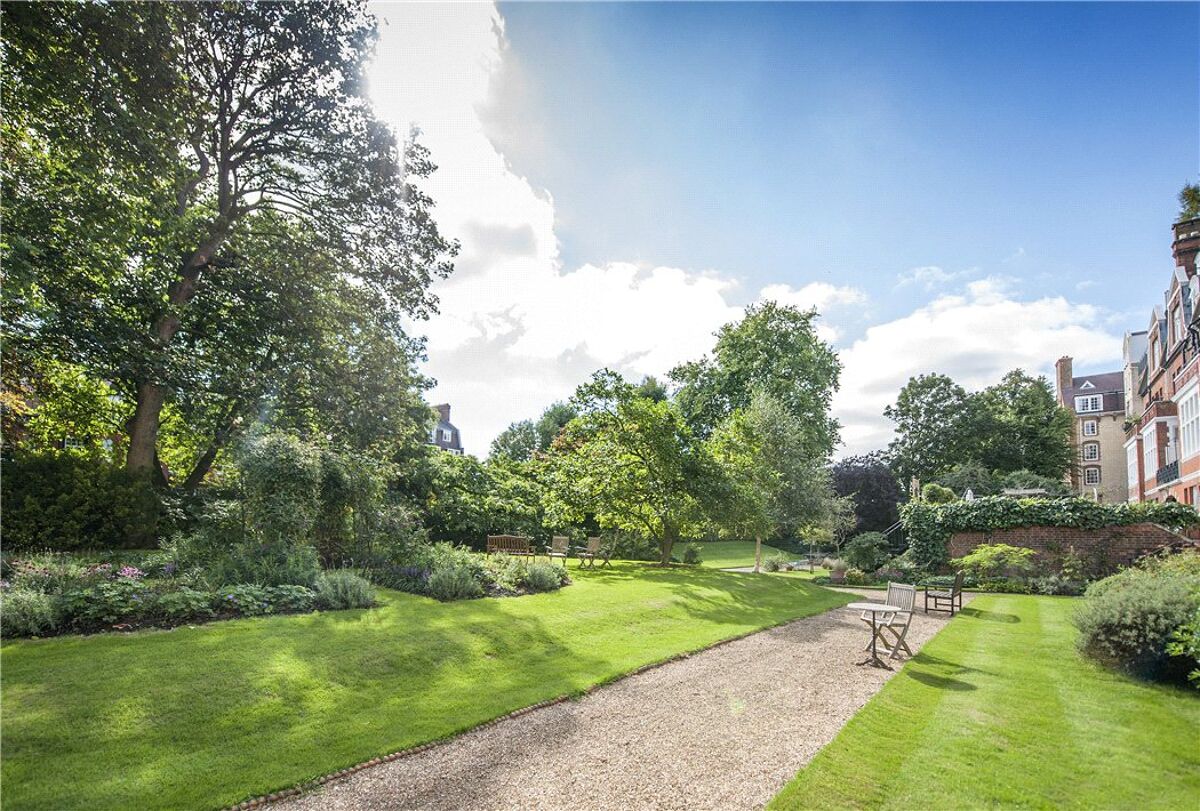 house for sale in Gloucester Walk, Kensington, London, W8 KEN120134