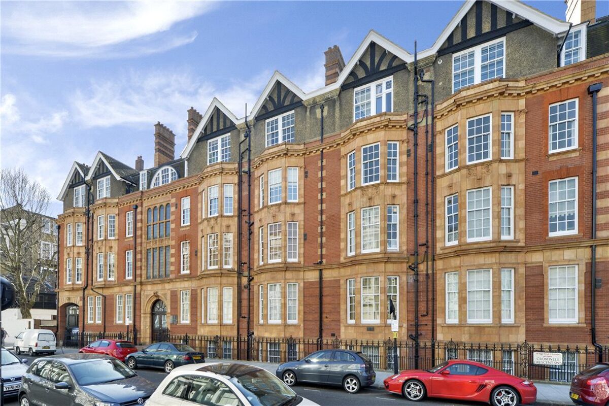 flat for sale in Warwick Mansions, Cromwell Crescent, London, SW5