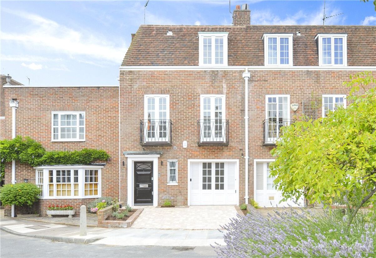 house for sale in Abbotsbury Close, Holland Park, London, W14