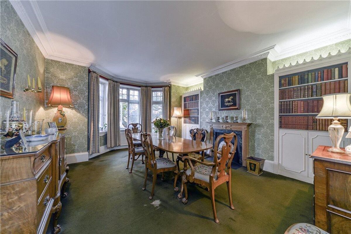 flat for sale in Abingdon Gardens, 40 Abingdon Villas, Kensington