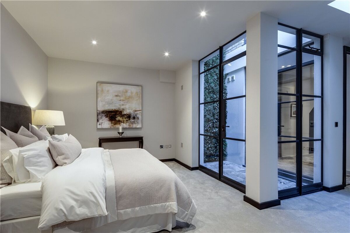 house for sale in Argyll Road, Kensington, London, W8 KEN160165