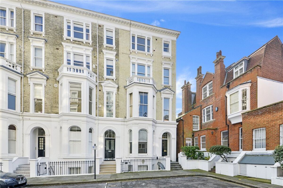 flat for sale in Campden Hill Gardens, Kensington, London, W8