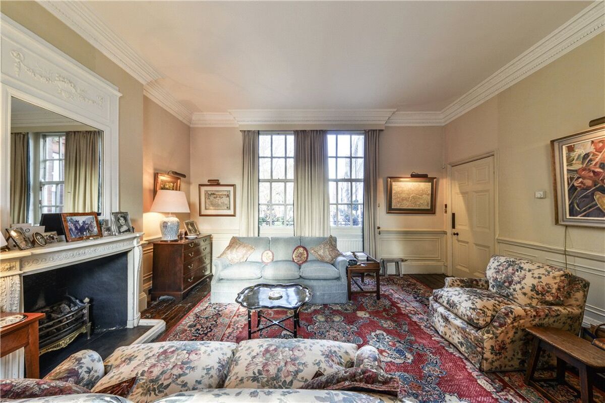 flat for sale in Kensington Court, London, W8 KEN170196 Knight Frank