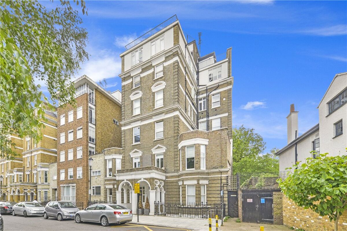 flat for sale in Airlie House, 17 Airlie Gardens, London, W8