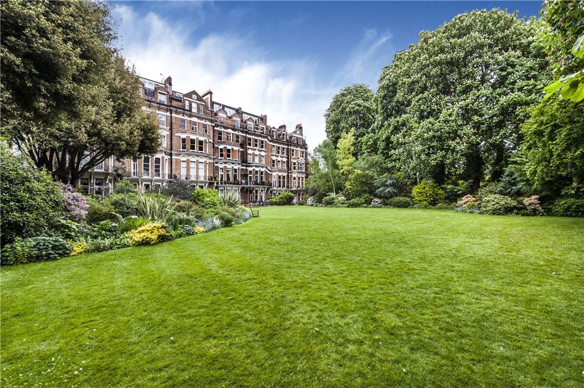 flat for sale in Airlie House, 17 Airlie Gardens, London, W8