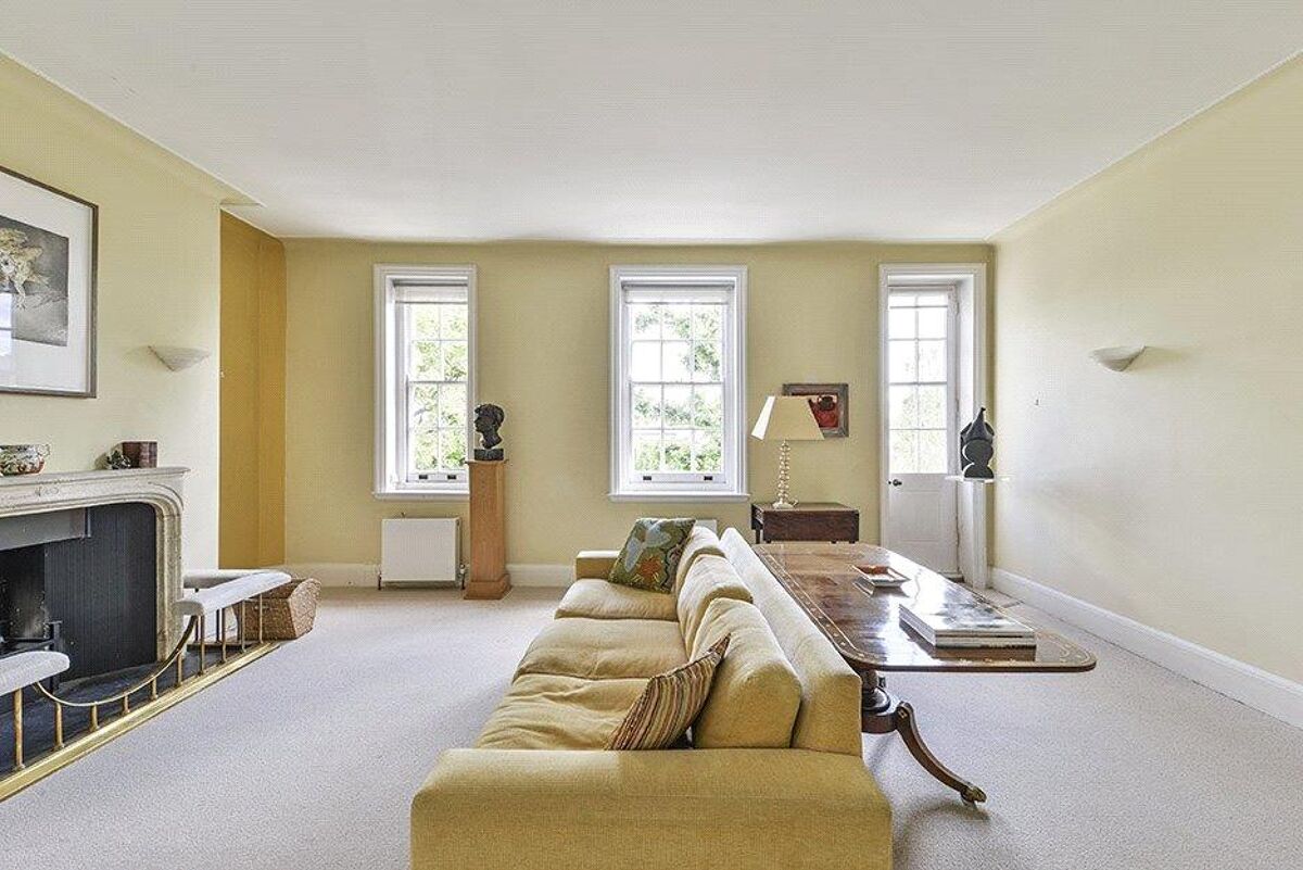 อสังหาริมทรัพย์สำหรับจำหน่าย Campden Hill Gate, Duchess of Bedfords