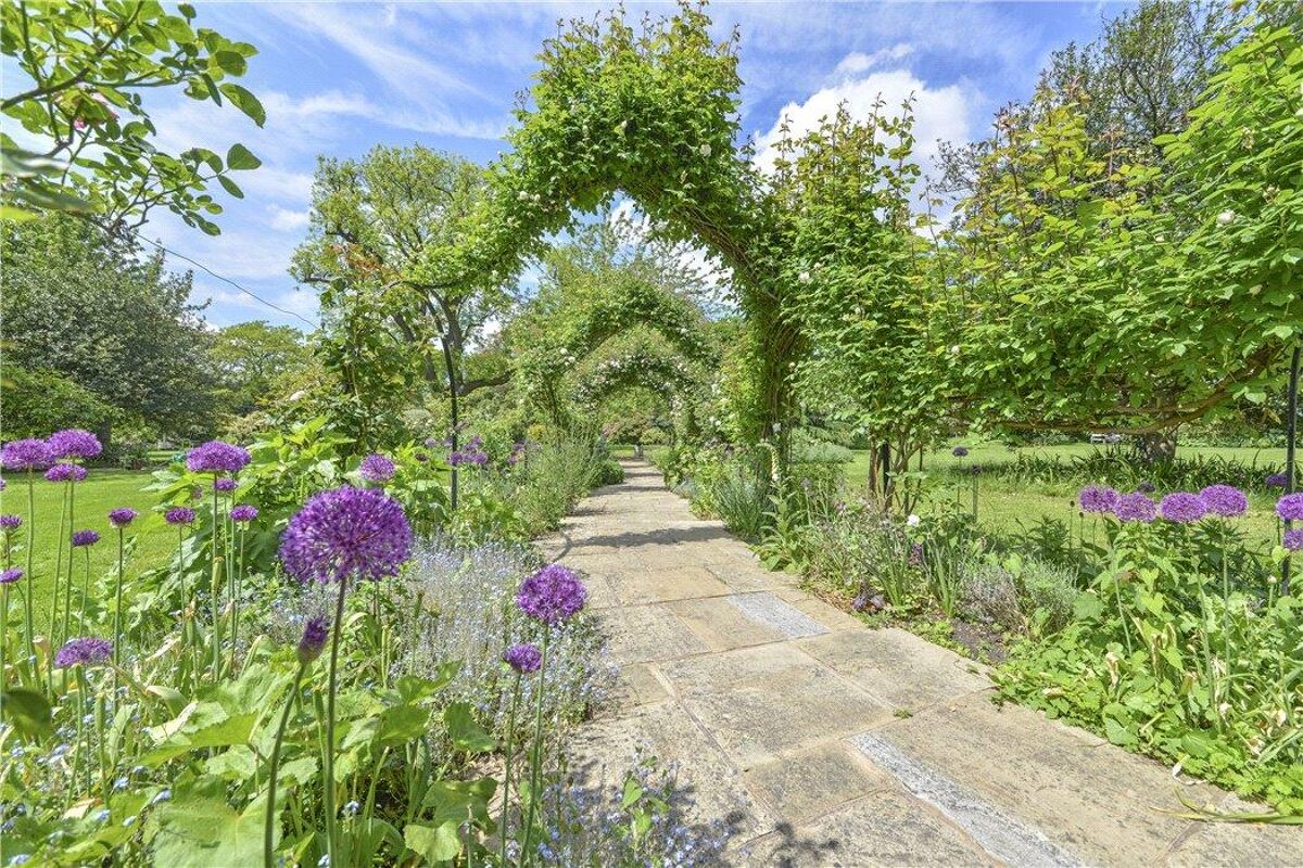 flat for sale in Leonard Court, Edwardes Square, London, W8 KEN190089