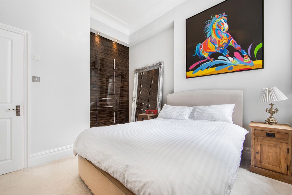 flat to rent in De Vere Gardens, London, W8 KEQ012003352 Knight Frank