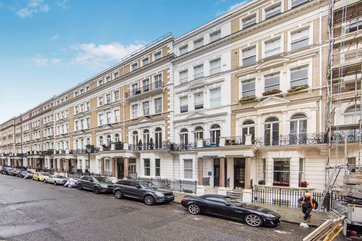 flat to rent in De Vere Gardens, London, W8 KEQ012003352 Knight Frank