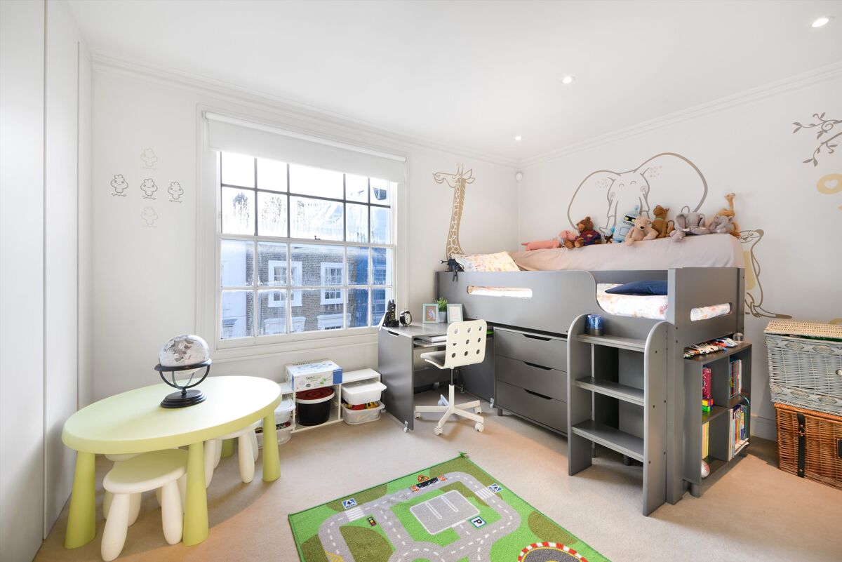 house to rent in Holland Street, Kensington, London, W8 KEQ012026782