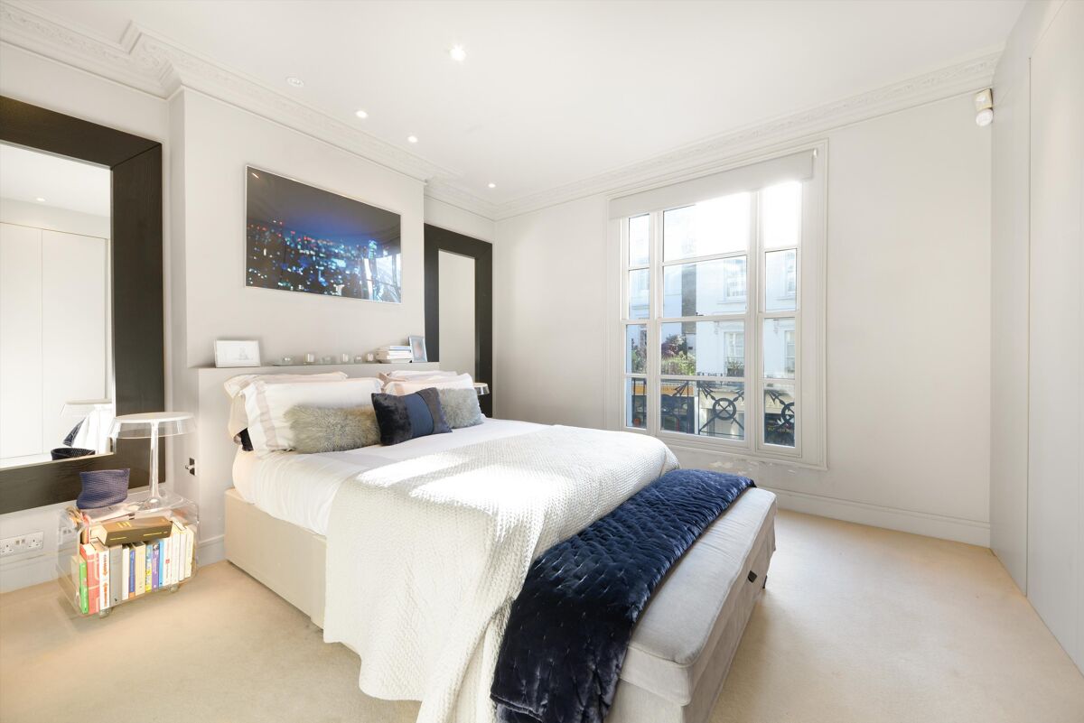house to rent in Holland Street, Kensington, London, W8 KEQ012026782