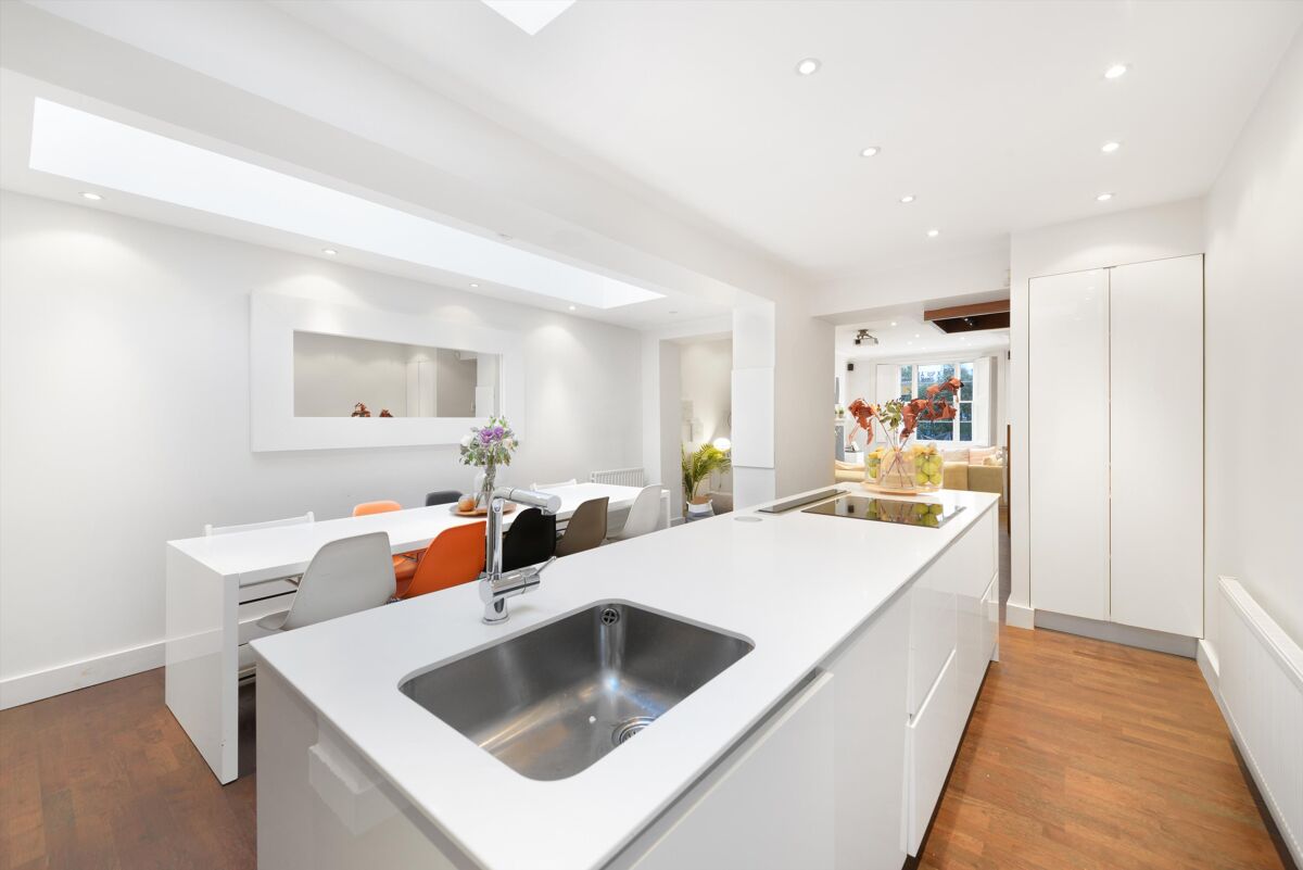 house to rent in Holland Street, Kensington, London, W8 KEQ012026782