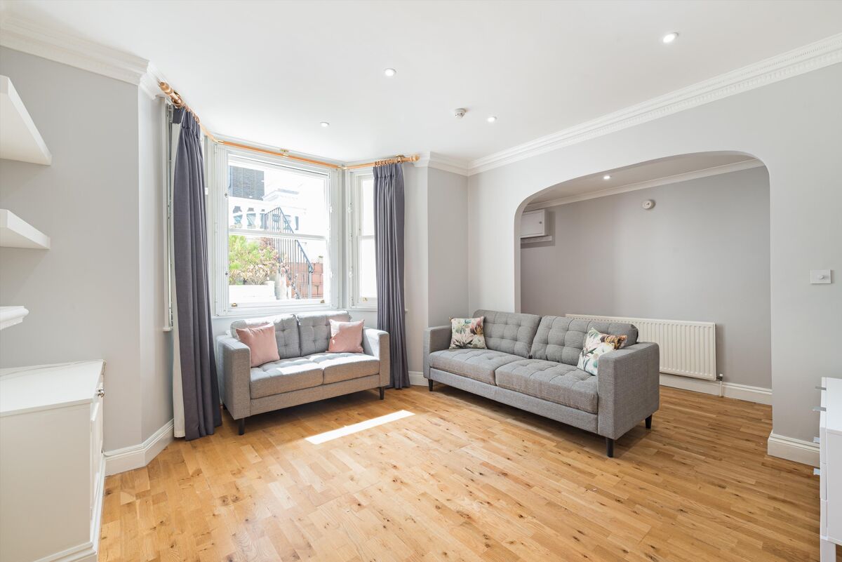 flat to rent in Campden Grove, Kensington, London, W8 KEQ012076994