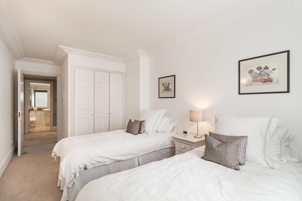 flat to rent in Consort Court, 31 Wrights Lane, Kensington, London, W8