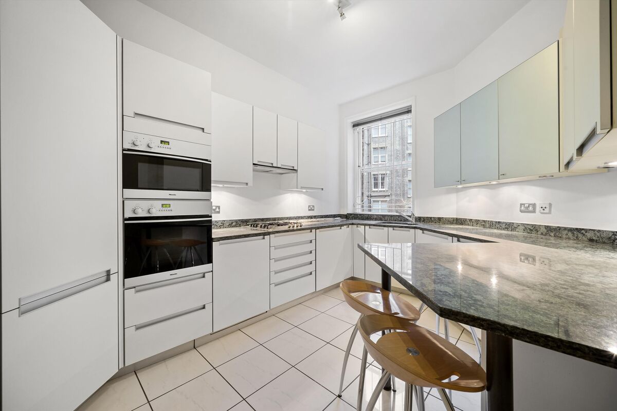 flat to rent in Campden Hill Court, Campden Hill Road, Campden Hill