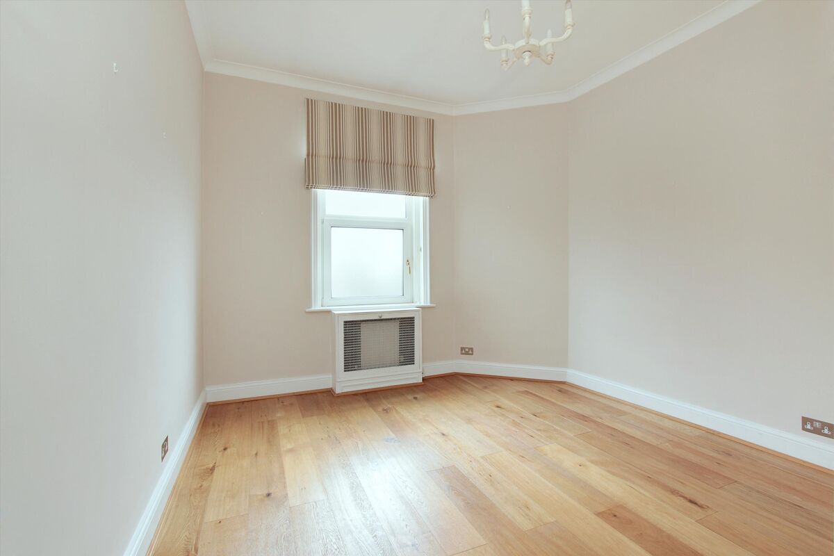 flat to rent in Campden Hill Court, Campden Hill Road, London, W8