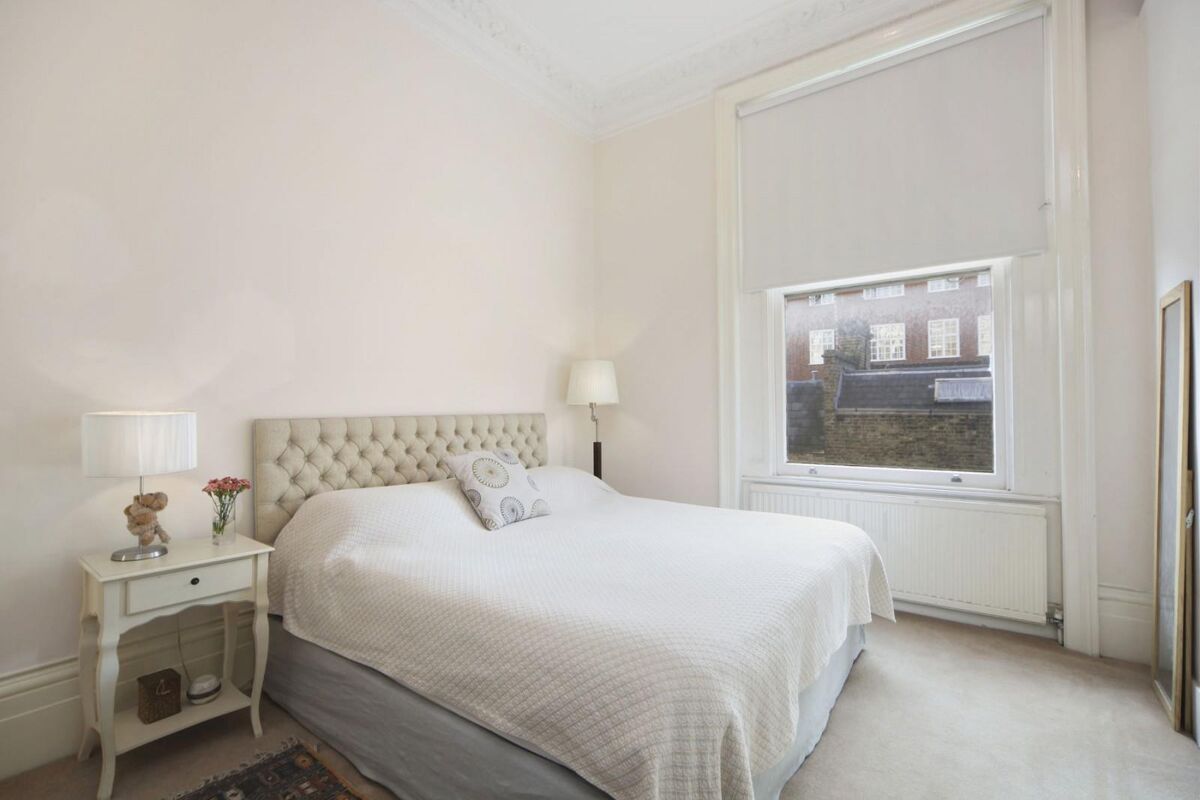 flat to rent in Stafford Terrace, London, W8 KEQ012112430 Knight Frank