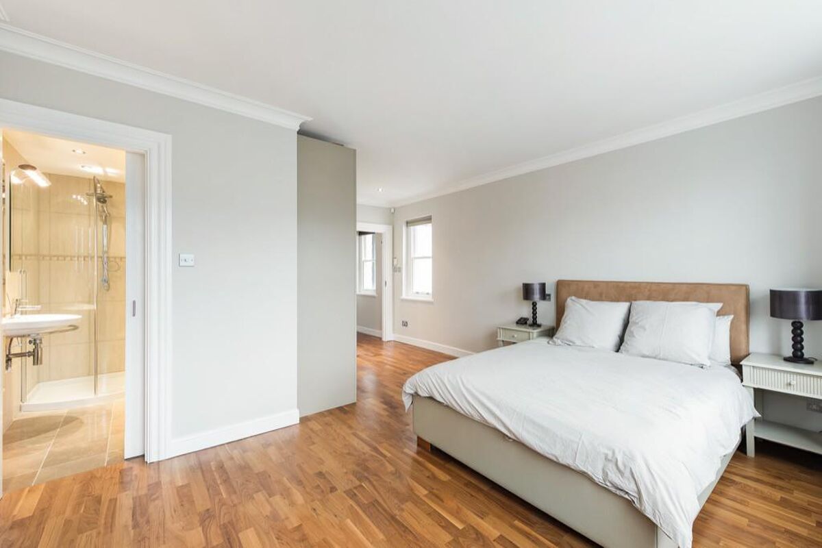 house to rent in Creston House, Kensington Court, Kensington, W8